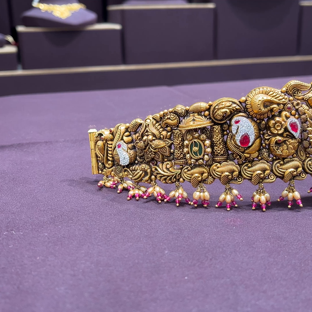 CMR 111.379gms VADDANAM 22K Nakshi