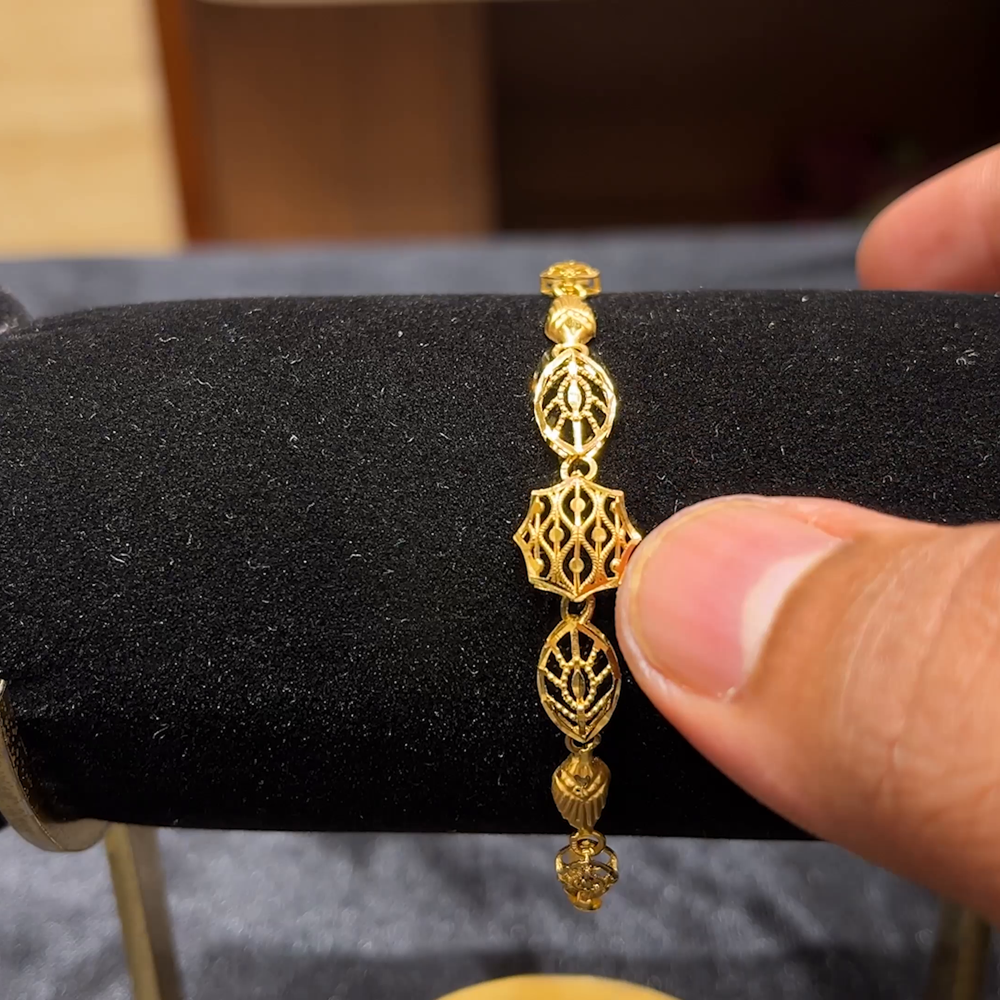 Chennai Shopping Mall 4.45gms Bracelets 22K Yellow Gold