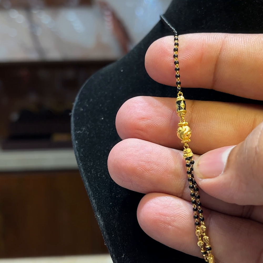 MUKUNDA JEWELLERS 7.01gms SHORT BLACK BEADS 22K Yellow Gold