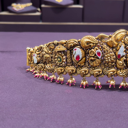 CMR 111.379gms VADDANAM 22K Nakshi