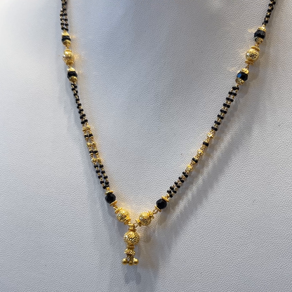 CMR 9.785gms SHORT BLACK BEADS 22K Nakshi