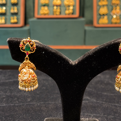 CMR 16.802gms EARRINGS 22K Nakshi