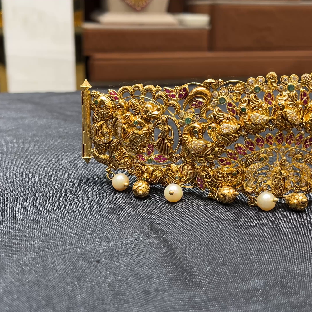 CMR 142.23gms VADDANAM 22K Nakshi