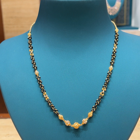 Chennai Shopping Mall 11.145gms SHORT BLACK BEADS 22K Yellow Gold