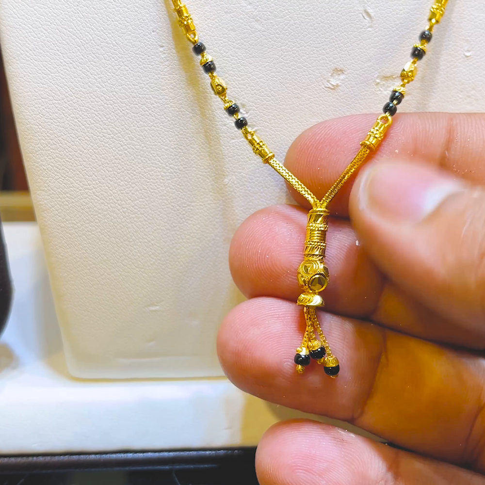 SRI RAM 10.058gms SHORT BLACK BEADS 22K Yellow Gold