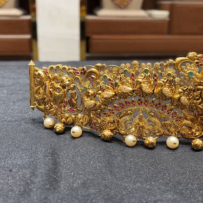 CMR 142.23gms VADDANAM 22K Nakshi