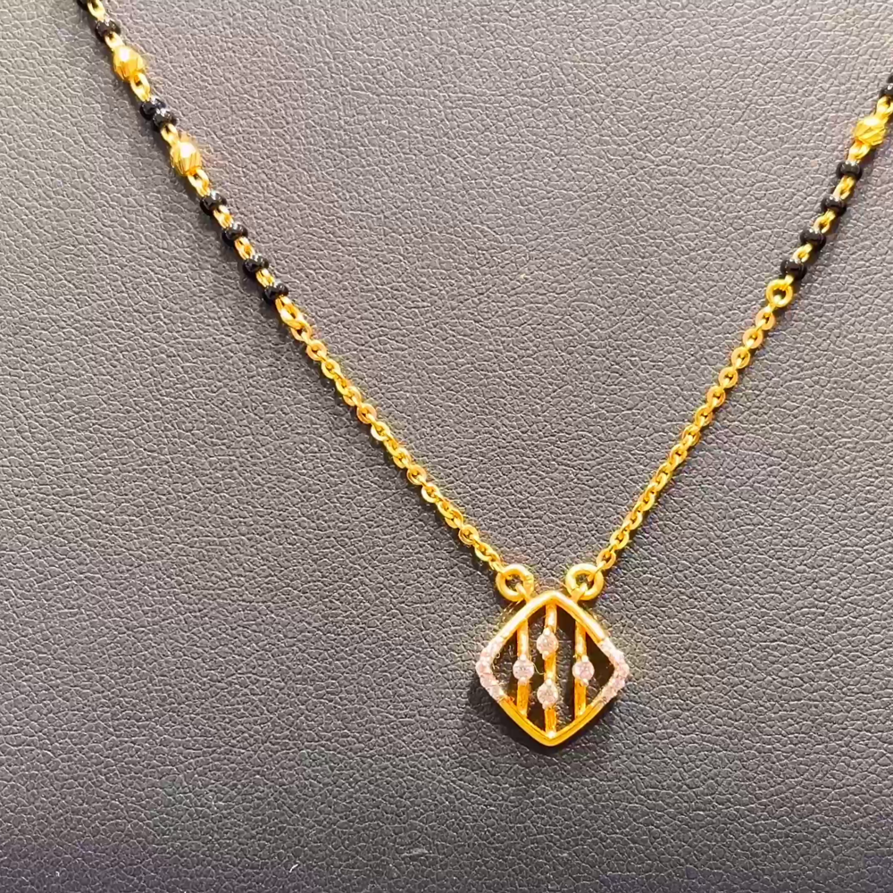 SOUTH INDIA 5.144gms SHORT BLACK BEADS 22K Yellow Gold