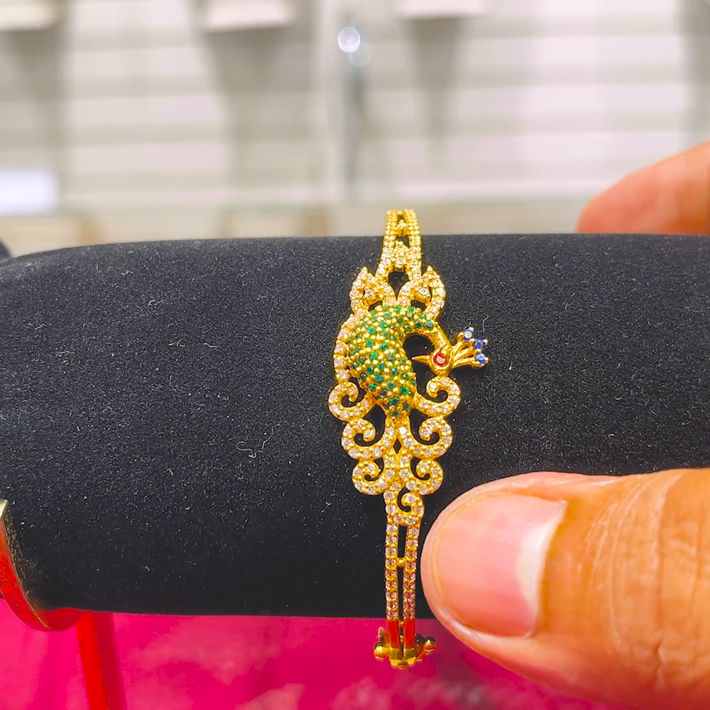 SOUTH INDIA 12.281gms Bracelets 22K Yellow Gold