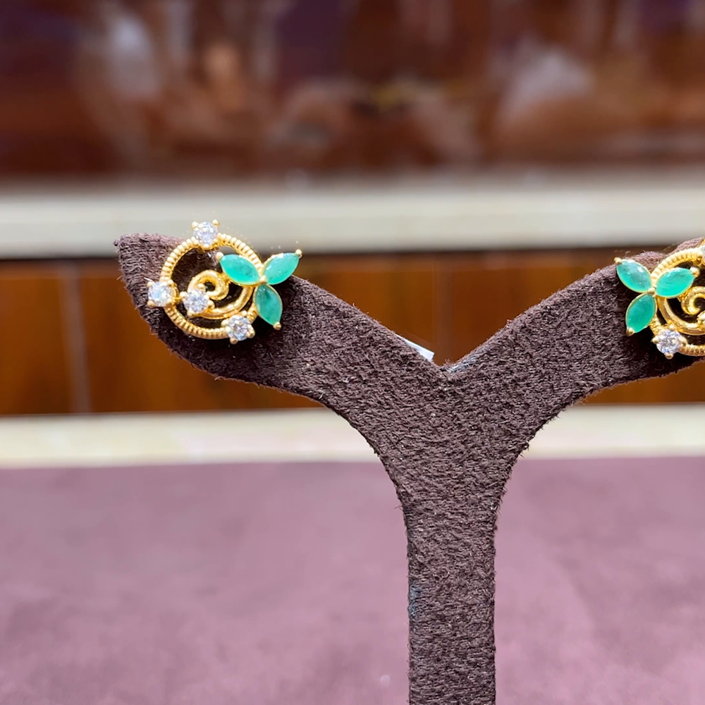 MUKUNDA JEWELLERS 5.408gms EARRINGS 22K Yellow Gold