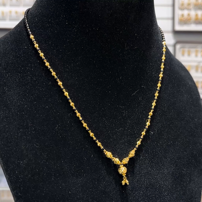 SOUTH INDIA 7.515gms SHORT BLACK BEADS 22K Yellow Gold