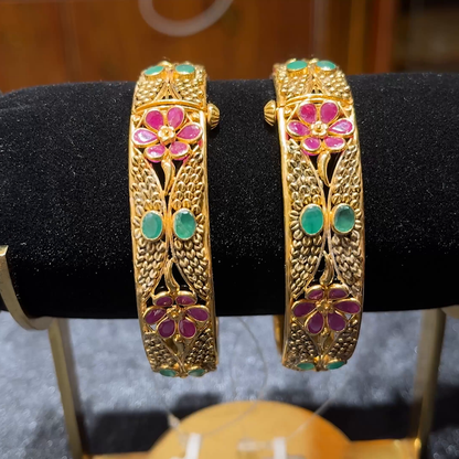 MUKUNDA JEWELLERS 22.88gms BANGLES 22K Yellow Gold