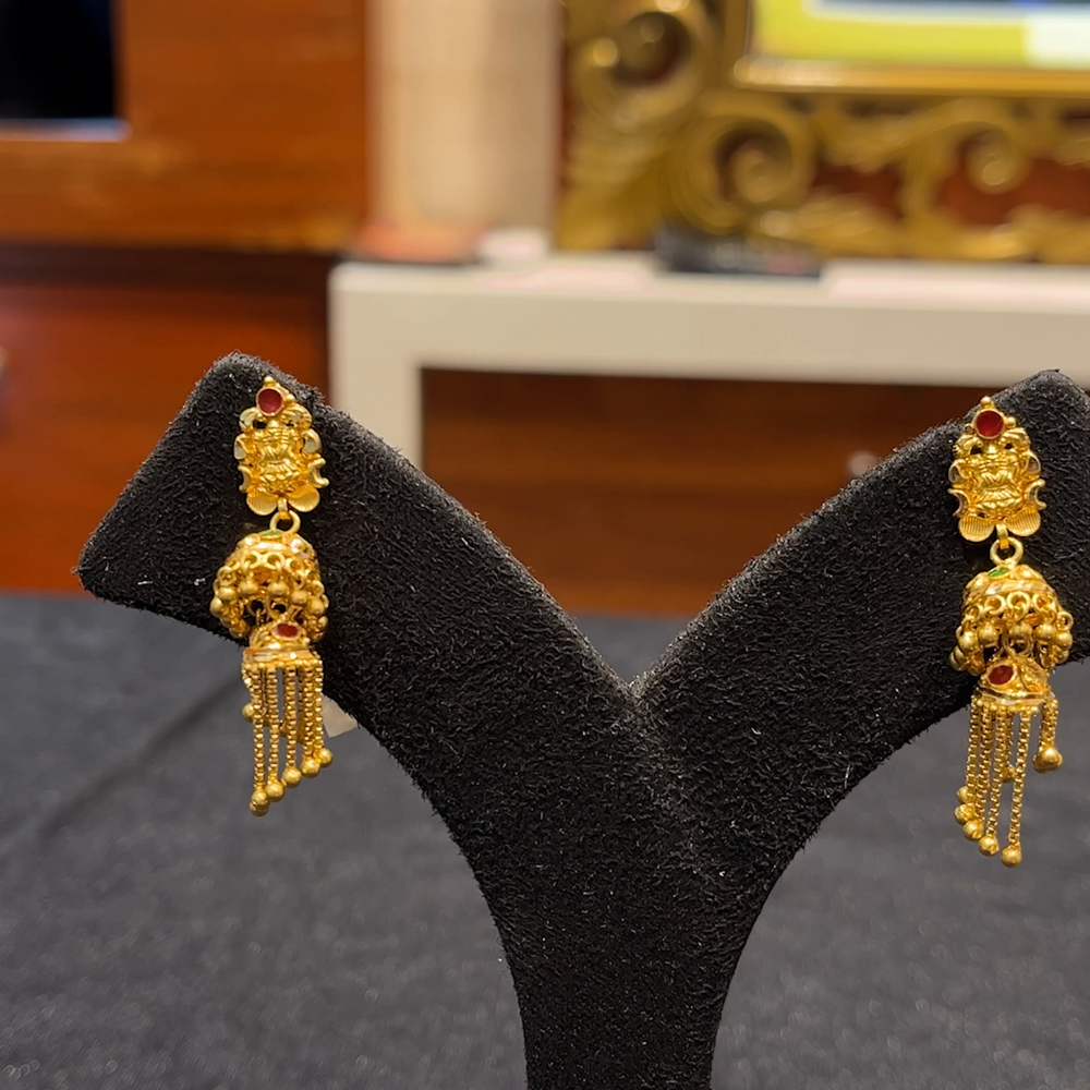 RS BROTHERS 8.802gms EARRINGS 22K Yellow Gold