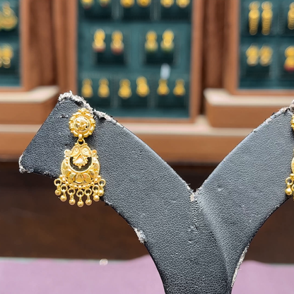 CMR 4.985gms EARRINGS 22K Yellow Gold