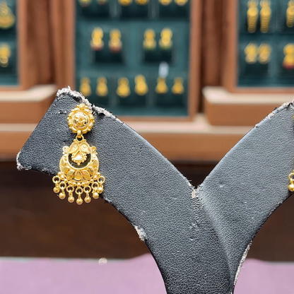 CMR 4.985gms EARRINGS 22K Yellow Gold