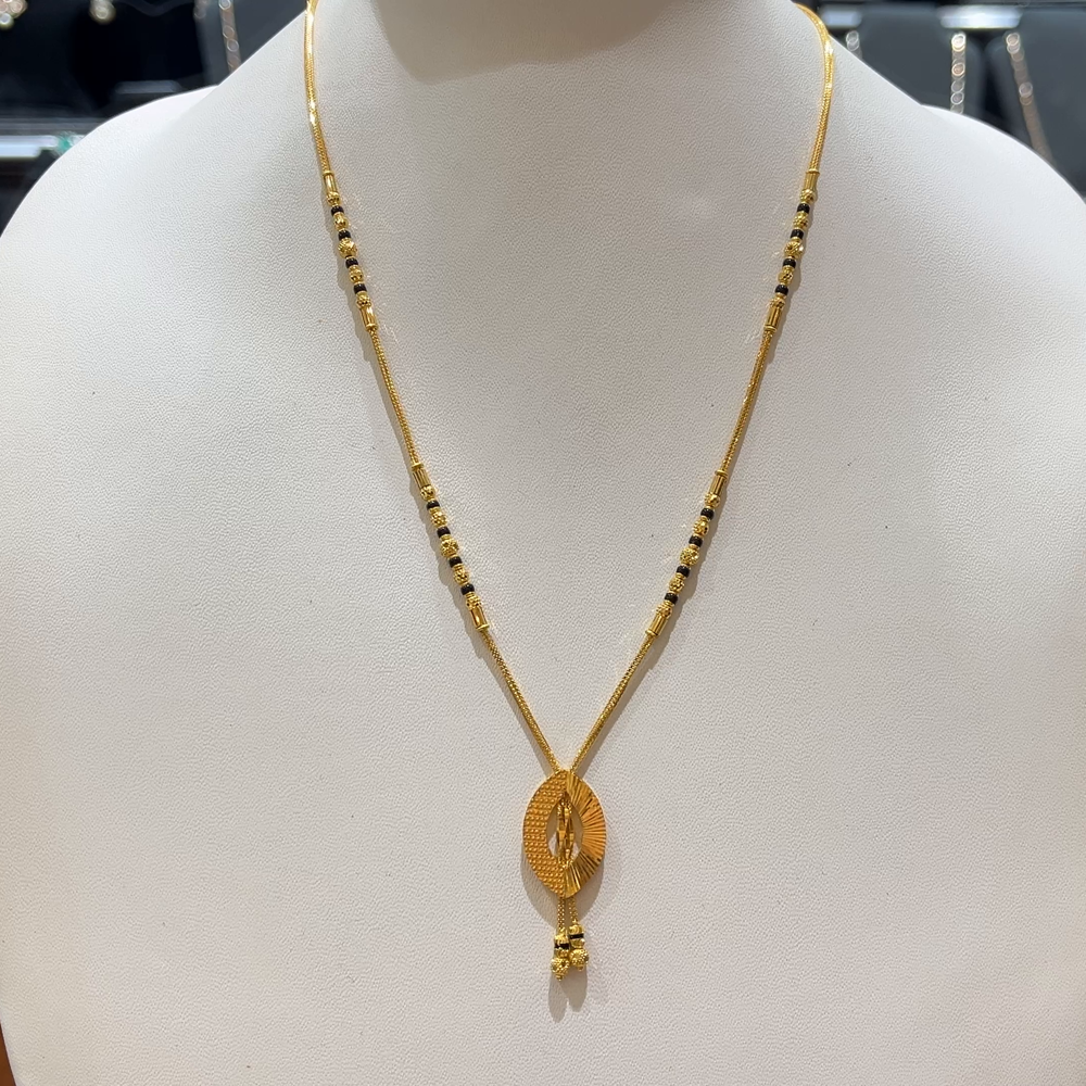 RS BROTHERS 12.673gms SHORT BLACK BEADS 22K Yellow Gold