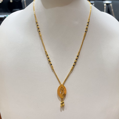 RS BROTHERS 12.673gms SHORT BLACK BEADS 22K Yellow Gold