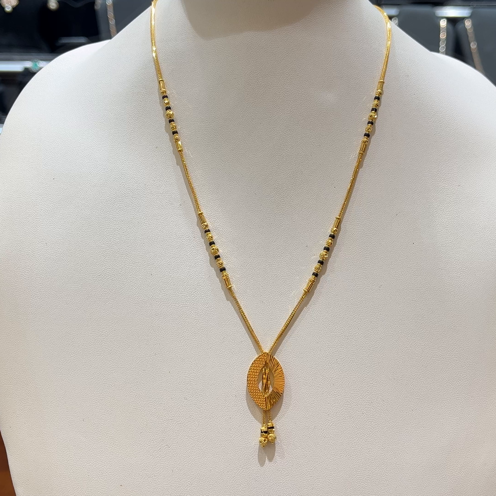 RS BROTHERS 12.673gms SHORT BLACK BEADS 22K Yellow Gold