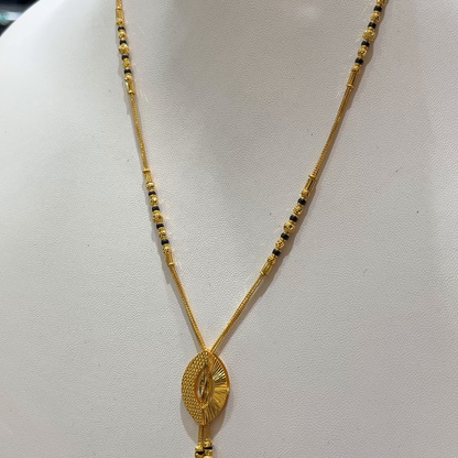 RS BROTHERS 12.673gms SHORT BLACK BEADS 22K Yellow Gold