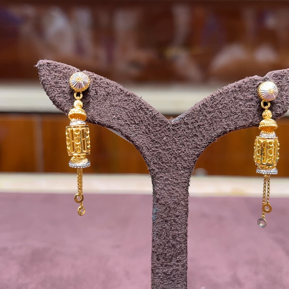 MUKUNDA JEWELLERS 4.997gms EARRINGS 22K Yellow Gold