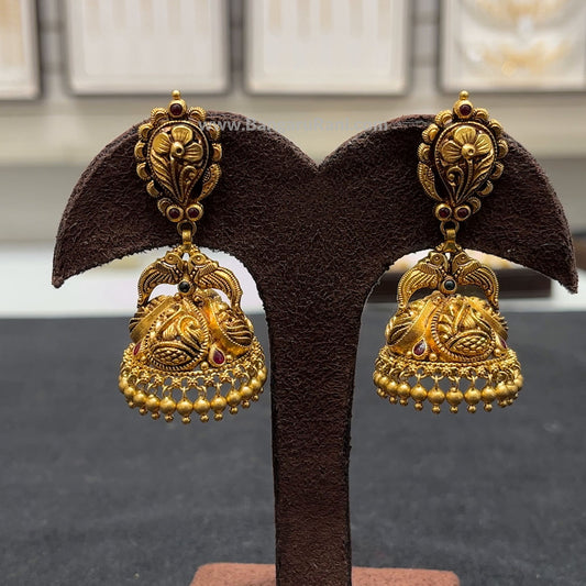 19.607gms EARRINGS 22K Antique