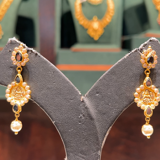 CMR 7.55gms EARRINGS 22K Yellow Gold