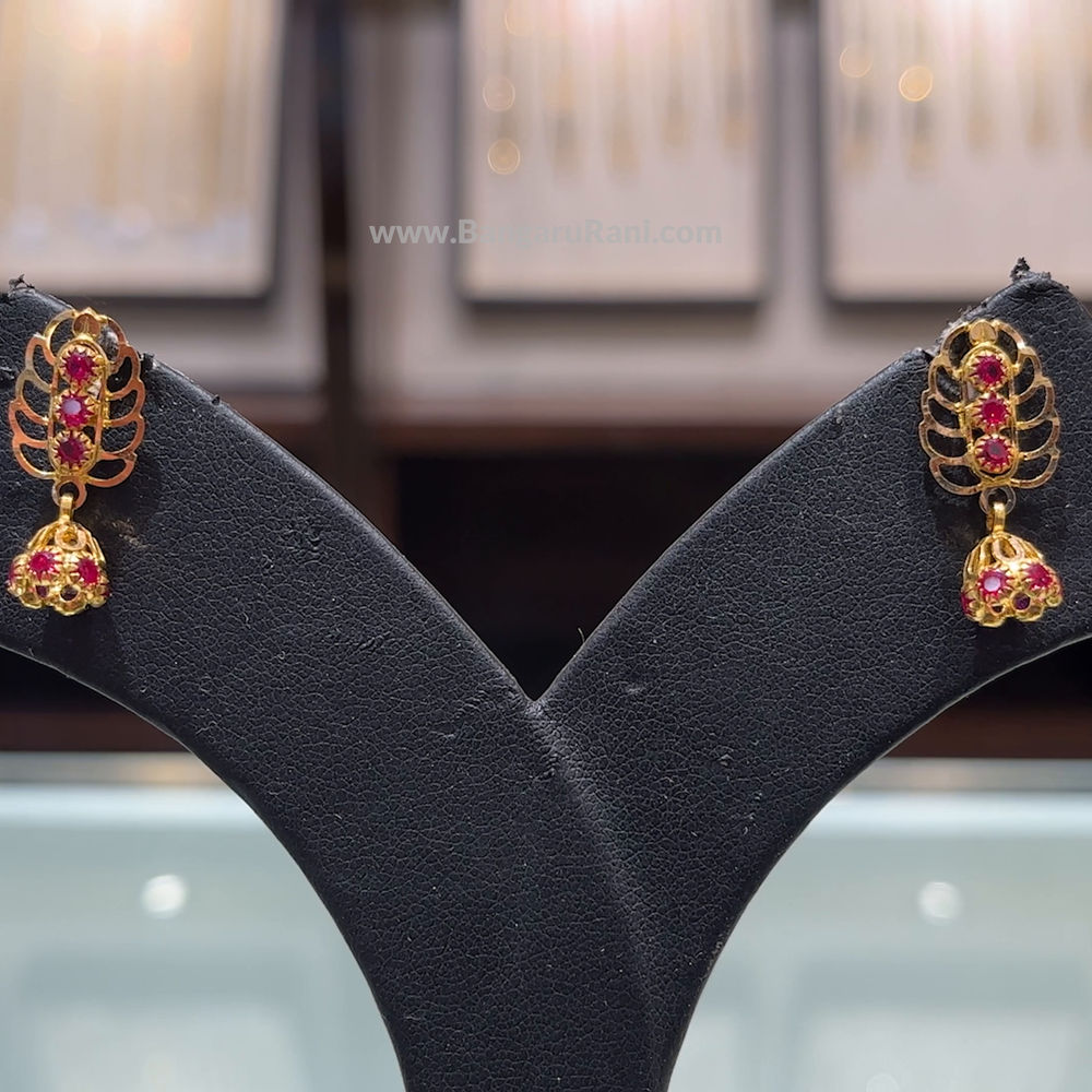 SOUTH INDIA 2.932gms EARRINGS 22K Yellow Gold