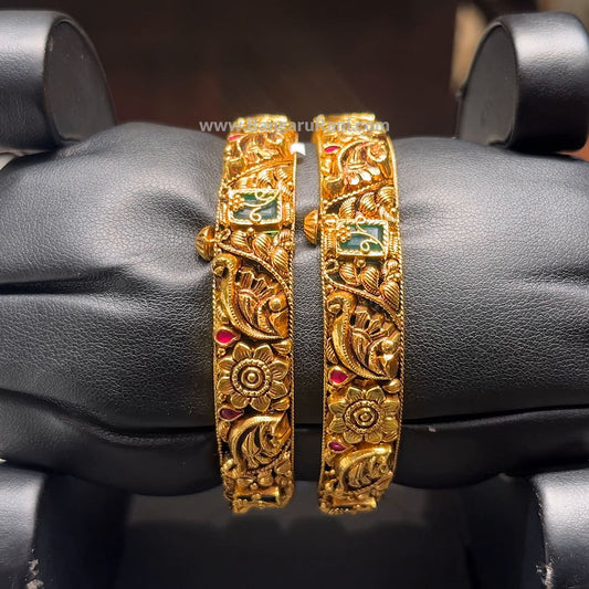 CMR 44.433gms BANGLES 22K Antique