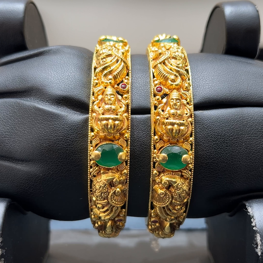 MUKUNDA JEWELLERS 39.62gms BANGLES 22K Antique