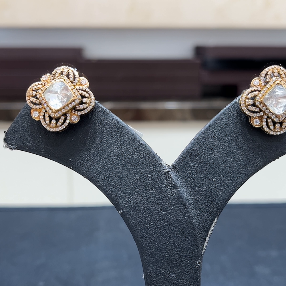 MUKUNDA JEWELLERS 8.87gms EARRINGS 22K Yellow Gold