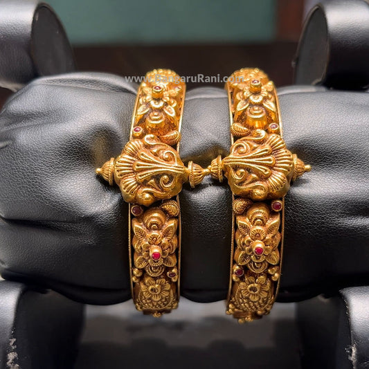 CMR 42.588gms BANGLES 22K Antique